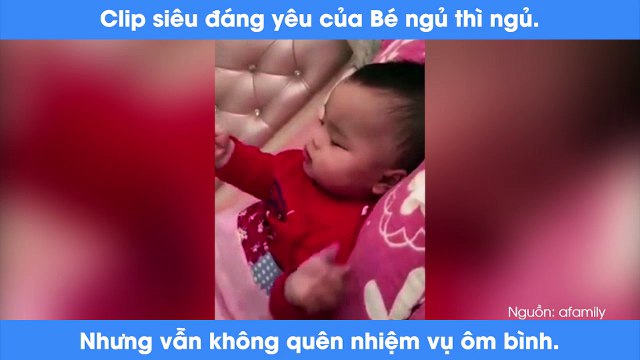 vừa ngủ vừa uống sữa