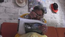 Lupita aprendió a leer con 96 años y quiere seguir estudiando.-