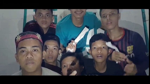 Komedi Siyah Parçası 35 Sorunlar göz Kırpma Yok