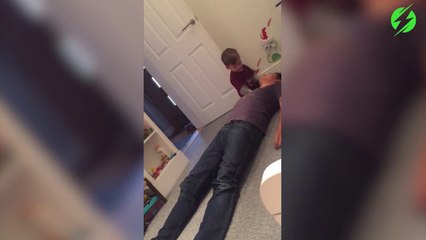 Ce gamin est formé aux gestes de premiers secours... Efficace