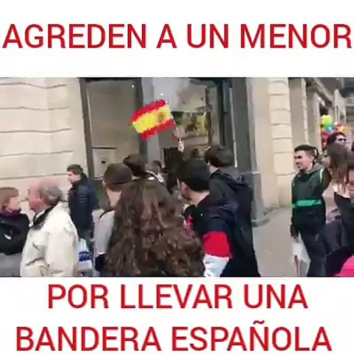 Agreden a un menor por llevar una bandera Española