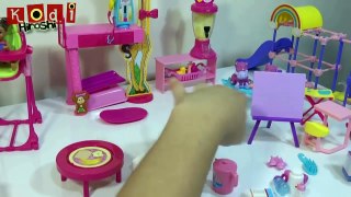 Arrumando a creche da Barbie