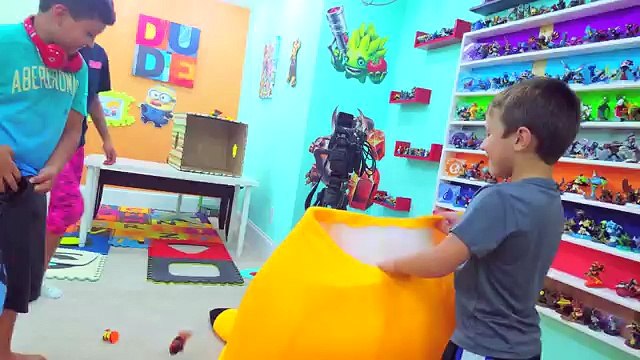 SHAWN da SAVAGE! DANGER- Dramatic Wild Baby Attacks Family! FUNnel Vision Funny Moments Compilation