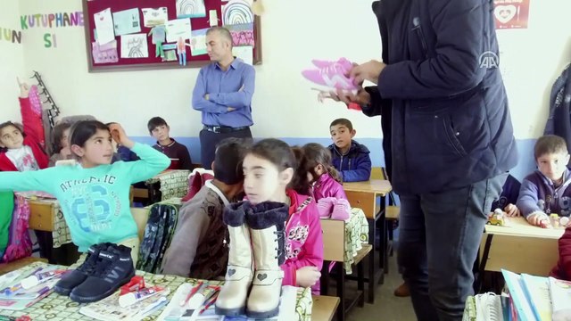 Sosyal medyadan dar gelirli 10 bin öğrenciye kucak açtı - IĞDIR