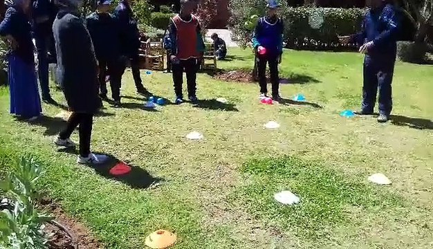 Course avec le défi de déplacer des boules