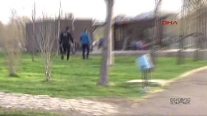 Diyarbakır-Dalgıç Polisle Kanalizasyonlarda Böyle Patlayıcı Araması Yapmış