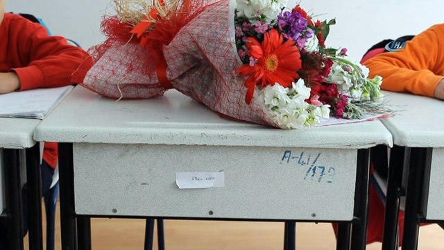 Kardeşi tarafından kazara vurulan küçük kızın sınıfında hüzün hakim