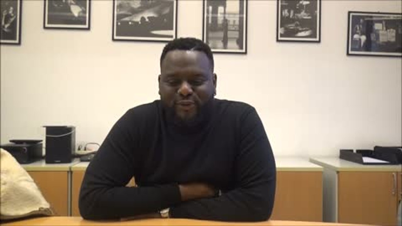 Tommy Kuti, in "Italiano Vero" la vita degli afroitaliani: "Salvini? Se mi cita sto facendo bene"
