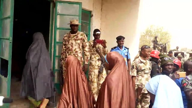 Nigeria: une centaine d'écolières rendues à leurs familles