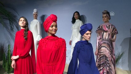 Tesettürlü top model podyuma çıktı - İSTANBUL