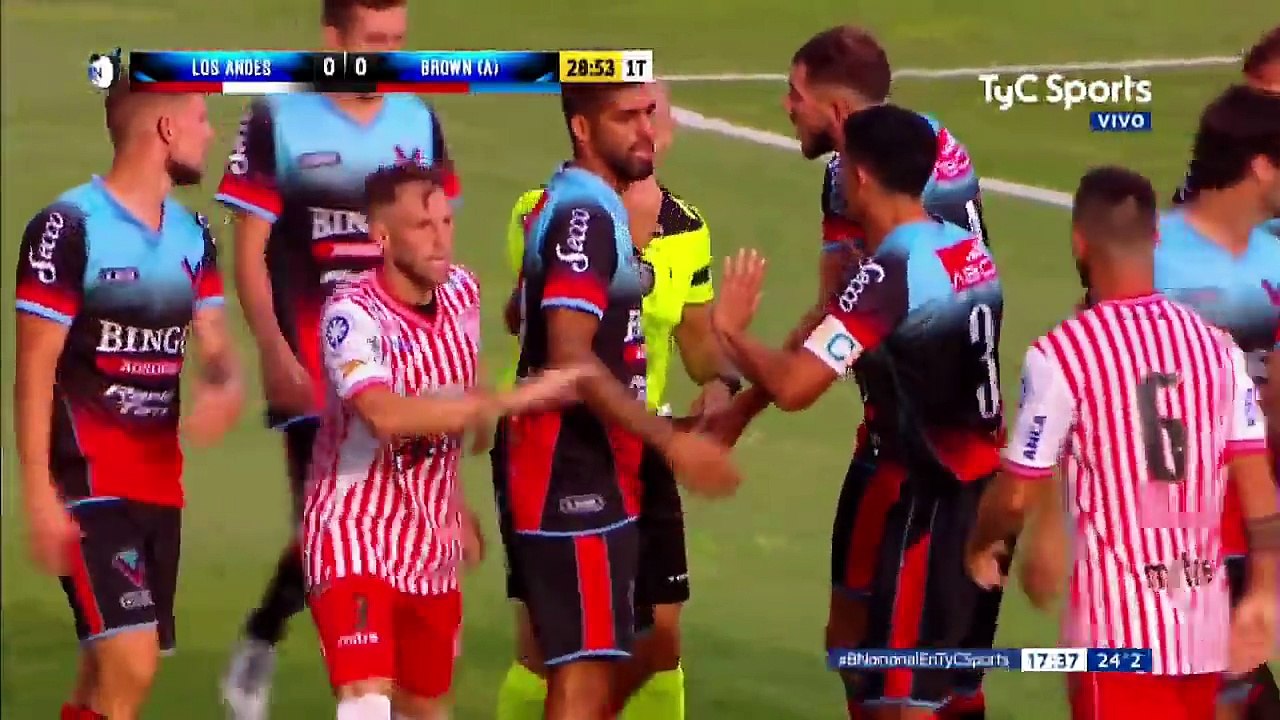 L'affreux coup de pied en pleine tête de Martin Minadevino