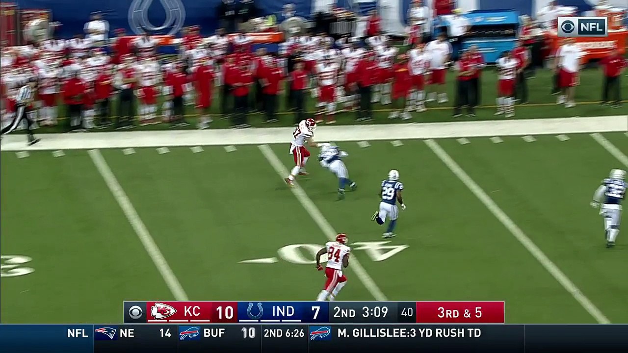 2016 - Alex Smith finds Travis Kelce for 21-yard gain