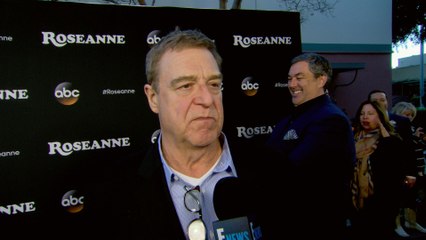 "Roseanne" Cast Weighs in on Conner Family's Infamous Couch