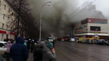 러시아 시베리아 쇼핑몰 화재..."최소 64명 사망" / YTN