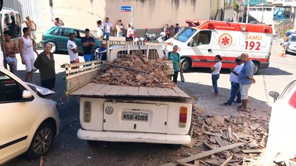 Kombi desgovernada no Centro de Vitória