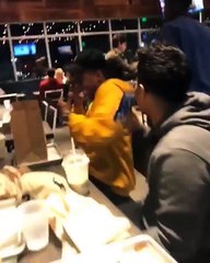 "Qui a fait mon burger??!!!!" Quand tu penses te faire casser la gueule...