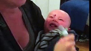 Ce bébé a très certainement le rire le plus contagieux que vous aurez l’occasion d’entendre un jour