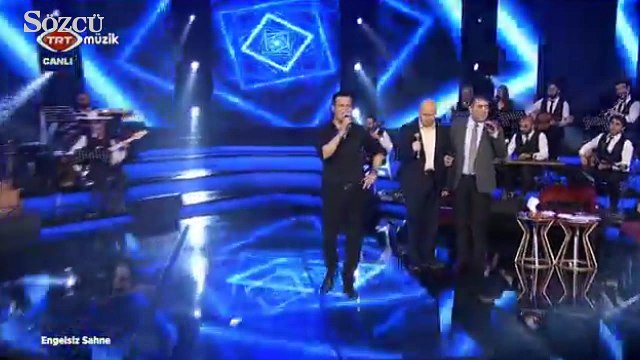 TRT müzik kanalında Hakan Peker canlı yayını terk etti