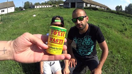 Убийственный Toxic Waste Challenge / УЖАСНО КИСЛЫЙ ЧЕЛЛЕНДЖ ВЫЗОВ EXTREME SOUR CANDY