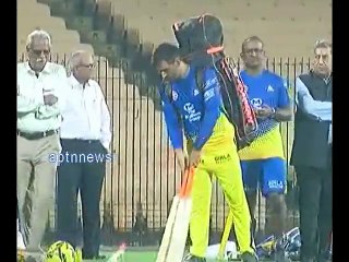 DHONI HELICOPTER SHOT AT CSK PRACTICE_MS.DHONI_MAHENDRA SINGH DHONI_DHONI BOWLING