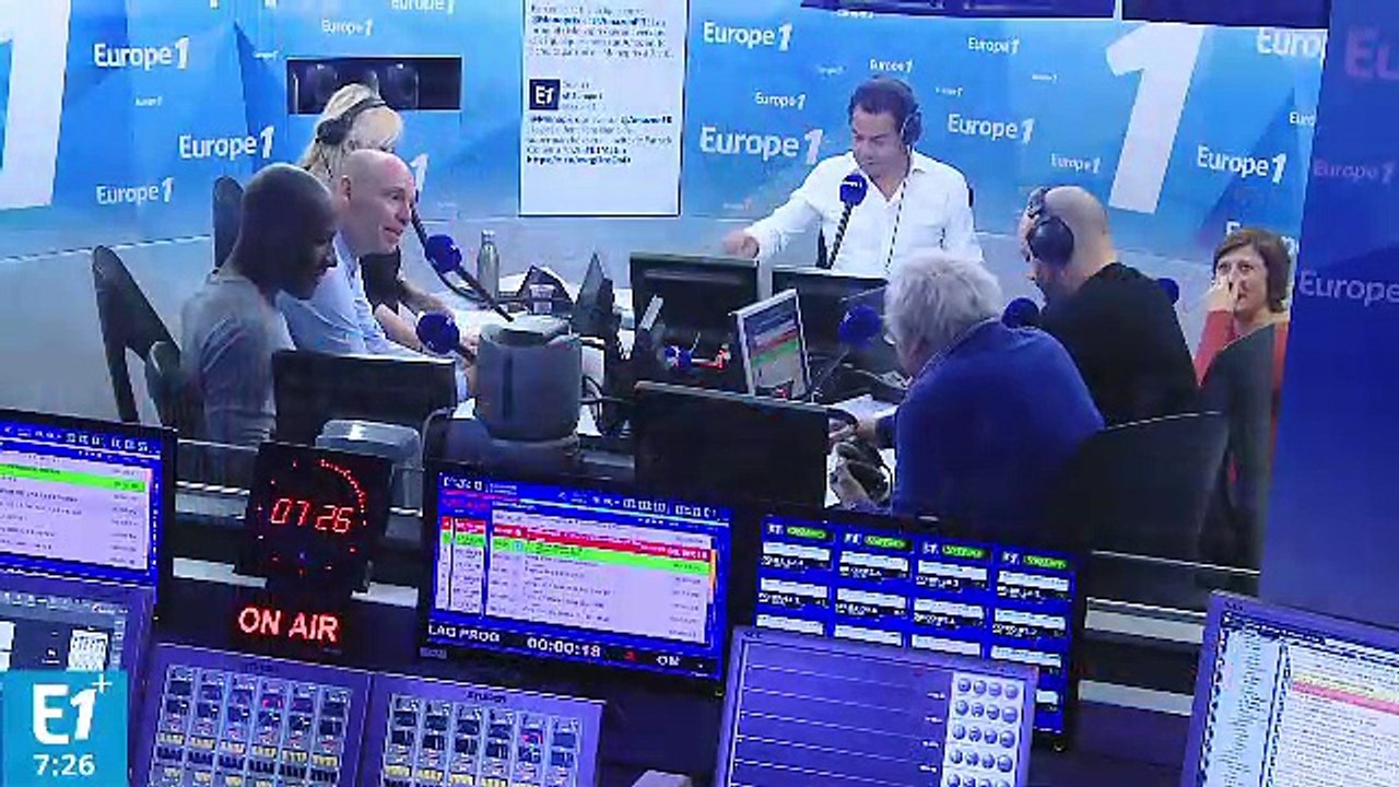 Silvio Berlusconi : "Eh les filles, comme on dit à Marseille, quoi que tu fasses, tu finiras toujours par le vieux porc !"