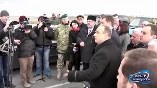 На границе с Крымом украинская делегация РАЗБЕЖАЛАСЬ при виде российских военных!