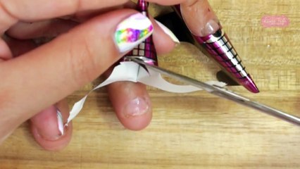 Te comes las uñas? Aquí está la solución a las uñas mordidas.