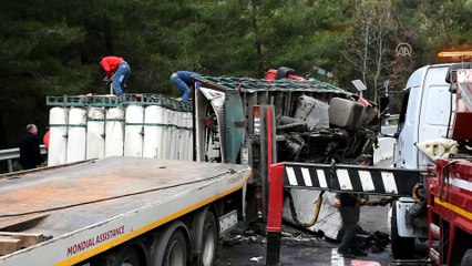 Sıkıştırılmış doğalgaz tüpü yüklü tır devrildi - MUĞLA