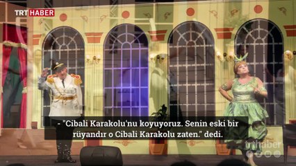 Türk tiyatrosunun usta ismi Zihni Göktay, yarım asrı aşkındır sahne tozu yutuyor