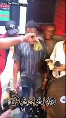 Cet homme offre des millions de fcfa à Wally Seck et Sidiki Diabaté! Regardez!