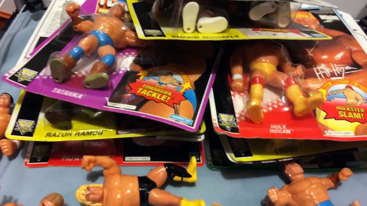 HUGE WWF HASBRO Wrestling Figures HAUL! Rare Green Card , Bret Hart, Ultimate Warrior!