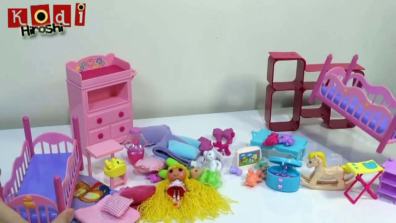 Arrumando o novo quarto da Toninha