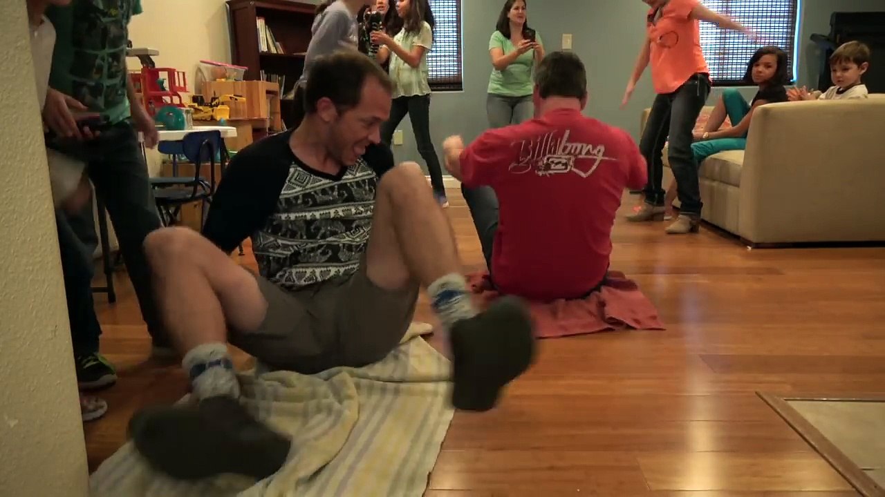 CRAMPED DISNEYLAND HOTEL TOUR