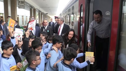 Trenle yolculuk yapıp kitap okudular - AYDIN