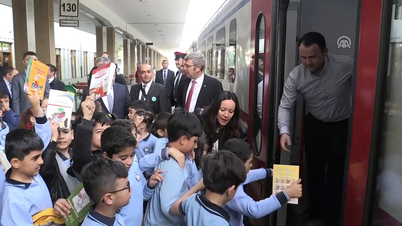 Trenle yolculuk yapıp kitap okudular - AYDIN