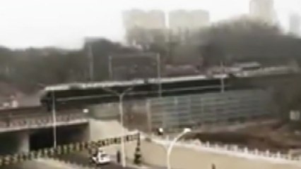 북한 최고위급 탑승 추정 특별열차 베이징역 출발 / YTN