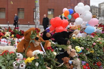 Un incendie massif dans un centre commercial en Russie tue au moins 64 personnes