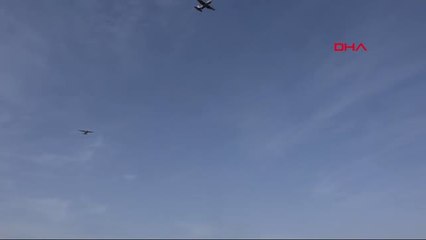 Kayseri Paraşütçü Komandolardan Şehitlere Saygı Atlayışı