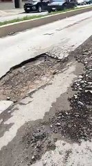 Andria: enorme buca filmata in Viale Pietro Nenni