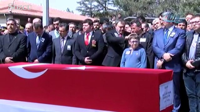 Şehit cenazesinde mahşeri kalabalık