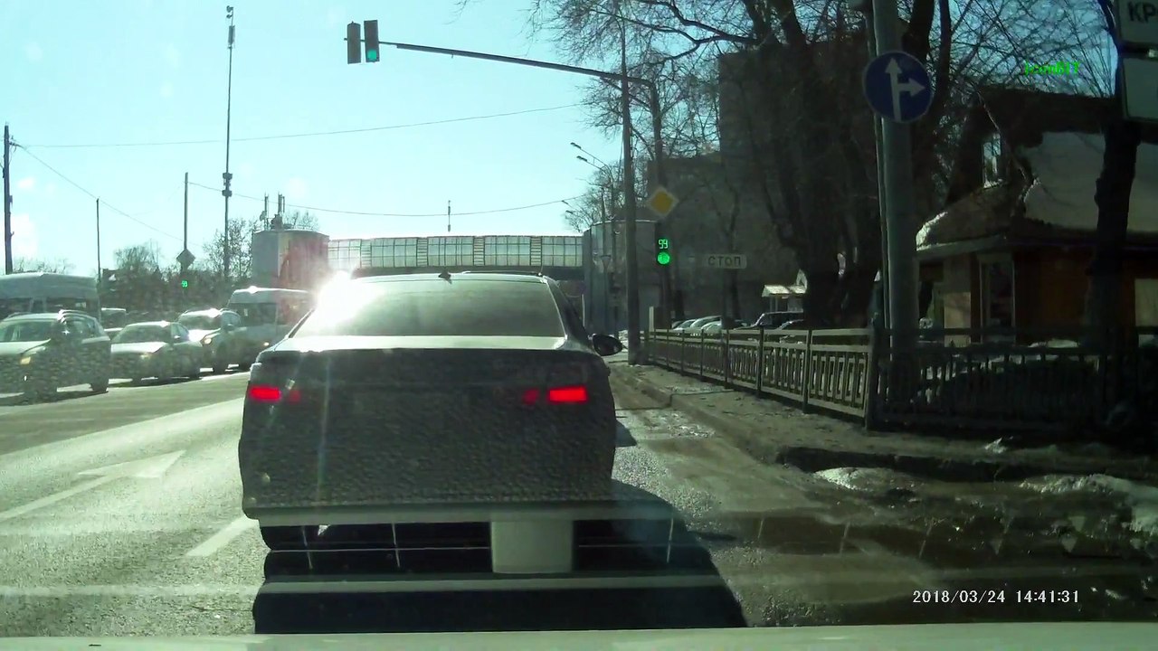 Serrez à droite s'il vous plait, faîtes place #Accident