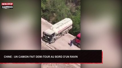 Chine : Un camion fait un demi-tour au bord d’un ravin (Vidéo)