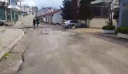 "Te lutem Jeta Osh Qef ma postoni pak kete video me Qytetin e Rroskovecit... Nje nga bashkite me te pasura ne Shqiperi, Bashkia e Rroskovecit edhe nje nga kryet