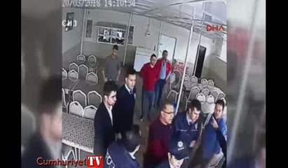 Kantindeki kavgada polis, okul müdürünü tartakladı