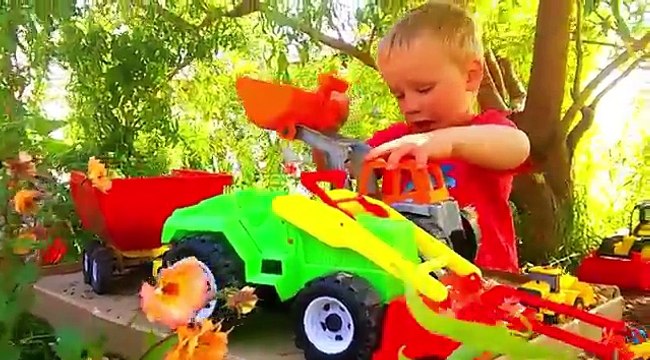 Мультфильм трактор учим цвета видео для детей истории про спецтехника комбайн и машинки мультик