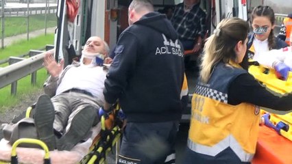 Yeni evlet edindikleri çocukla dönüş yolunda kaza yaptılar: 5 yaralı