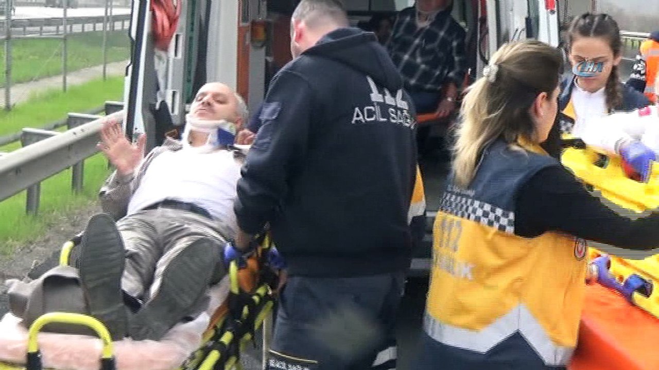 Yeni evlet edindikleri çocukla dönüş yolunda kaza yaptılar: 5 yaralı