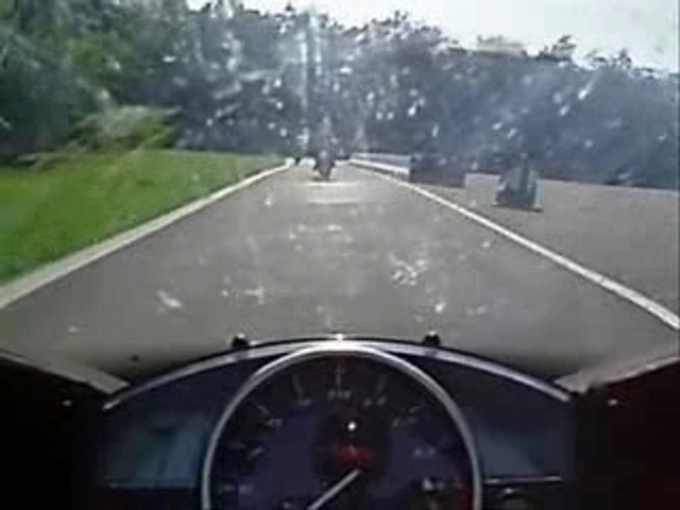 R1 vs CBR Suite... ail ail aille...circuit de bresse