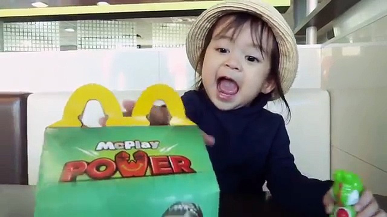 McDonalds Happy Meal SuperMario - Hunt for Princess Peach & Yoshi | Baby Playful
