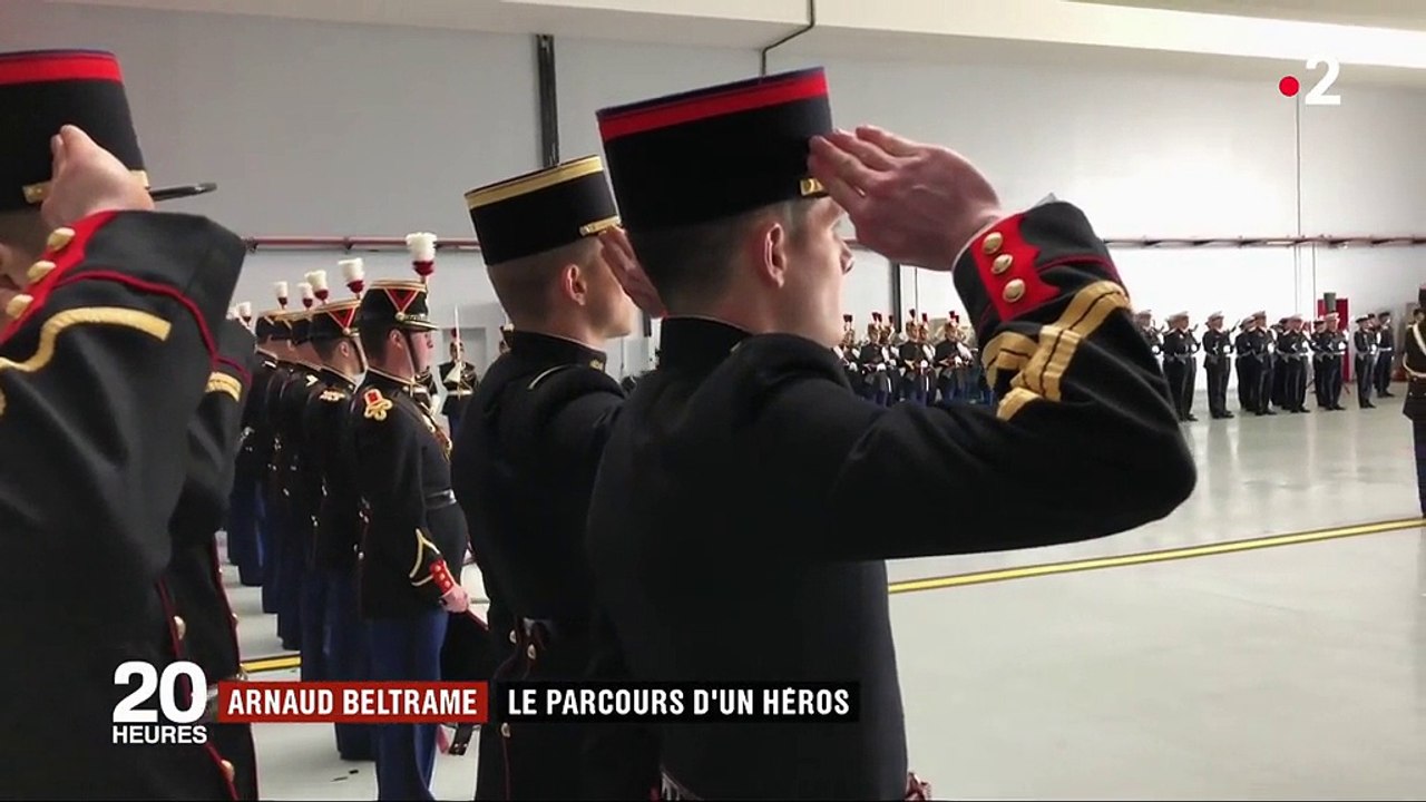 Major de Saint-Cyr, parachutiste d'élite... Ret...